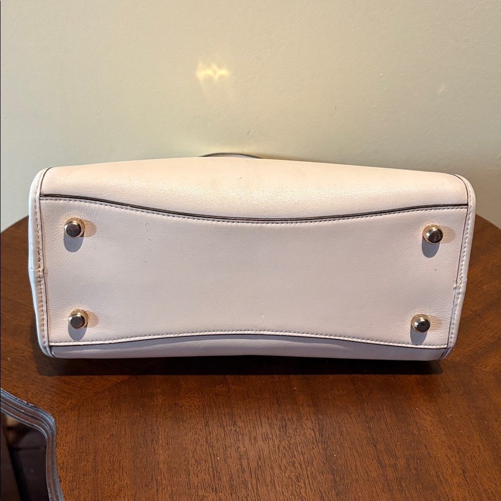 Coach Satchel Crossbody bag smooth leather cream/gold tone 4 turn locks EUC - Picture 8 of 17
